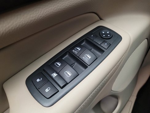 Used 2015 Jeep Grand Cherokee Laredo w/ Quick Order Package 23E image 27