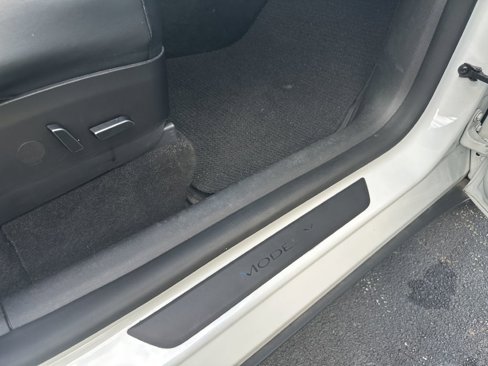 Used 2022 Tesla Model Y Performance image 31