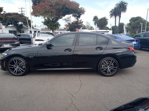 Used 2022 BMW 330e w/ M Sport Package image 8