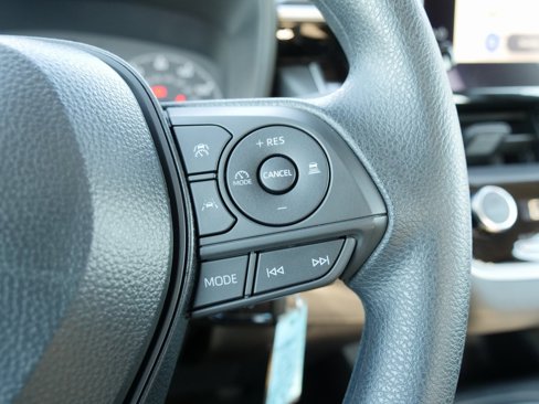 Used 2025 Toyota Corolla LE image 20