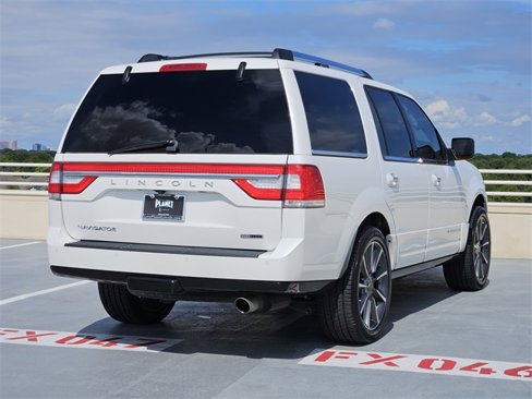 Used 2016 Lincoln Navigator Reserve image 7