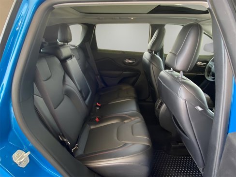 Used 2020 Jeep Cherokee Trailhawk image 29