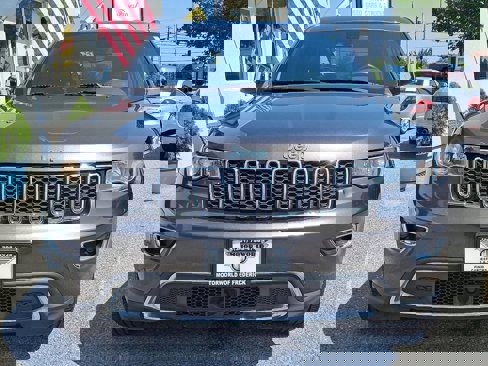 Used 2018 Jeep Grand Cherokee Limited image 2
