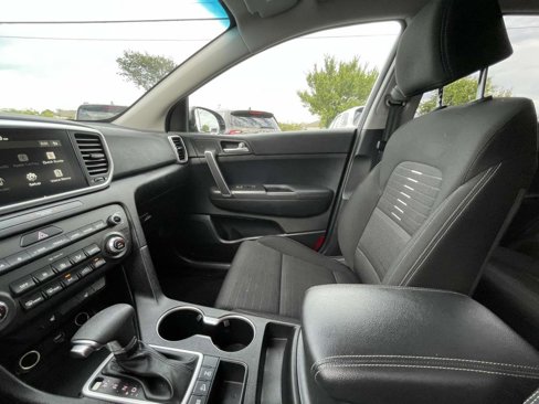 Certified 2022 Kia Sportage LX w/ LX AWD Value Edition Package image 28