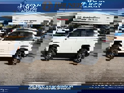 New 2025 Jeep Grand Cherokee Limited w/ Luxury Tech Group II image 6