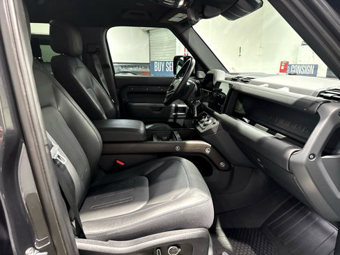 Used 2024 Land Rover Defender 130 X image 31