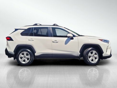 Used 2021 Toyota RAV4 XLE image 3