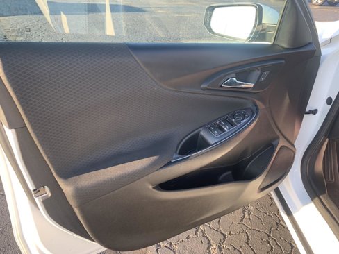 Used 2018 Chevrolet Malibu LT image 12