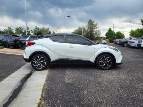 Used 2019 Toyota C-HR XLE image 3