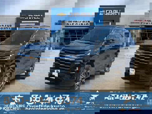 Used 2025 Chevrolet Traverse LT w/ Driver Confidence Package image 1