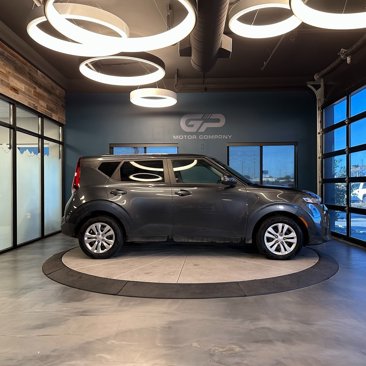 Used 2020 Kia Soul LX image 2