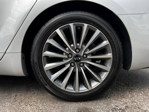 Used 2017 Kia Cadenza Premium image 31