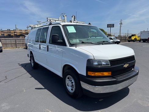 Used 2019 Chevrolet Express 2500 w/ Driver Convenience Package image 7
