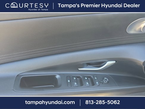 Used 2023 Hyundai Elantra SEL image 14