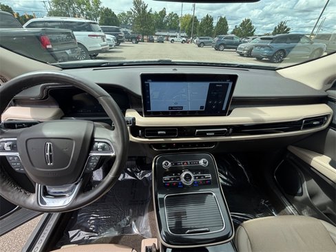 Used 2022 Lincoln Nautilus Reserve w/ Luxury Package image 37