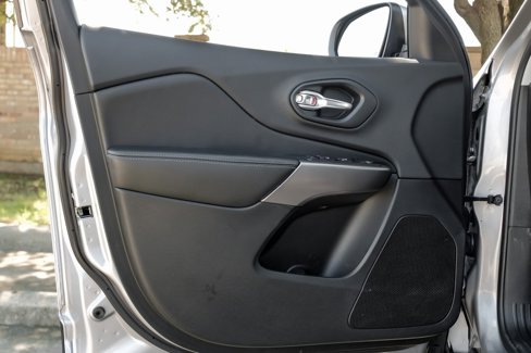 Used 2019 Jeep Cherokee Latitude Plus image 51
