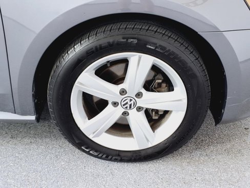 Used 2013 Volkswagen Passat 2.5 SE image 9