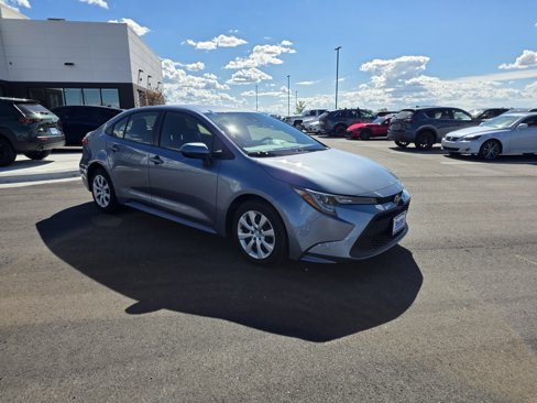 Used 2022 Toyota Corolla LE image 3