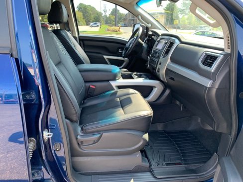 Used 2018 Nissan Titan PRO-4X w/ Pro-4x Utility Package image 16