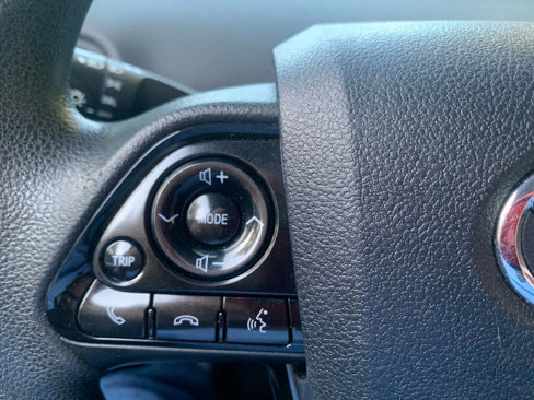 Used 2020 Toyota Prius LE image 27
