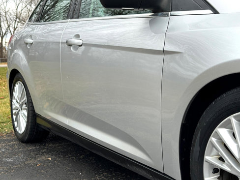 Used 2016 Ford Focus Titanium w/ Titanium Technology Package image 9