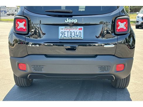Used 2022 Jeep Renegade Latitude image 46