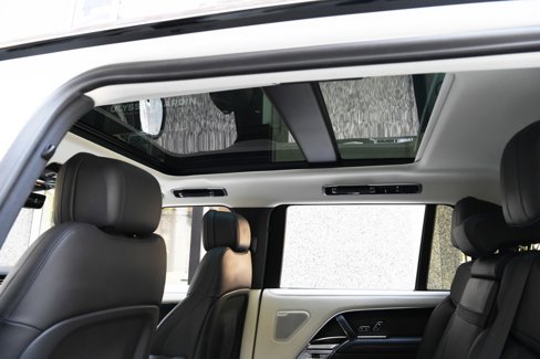 Used 2022 Land Rover Range Rover Long Wheelbase SE image 22