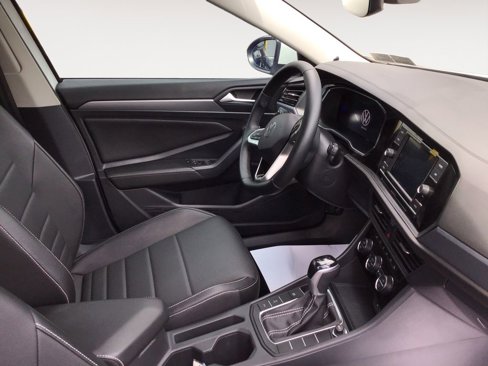 Used 2022 Volkswagen Jetta SE image 28
