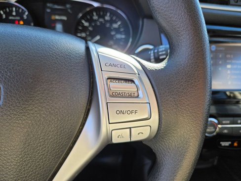 Used 2015 Nissan Rogue SV w/ SV Premium Package image 18