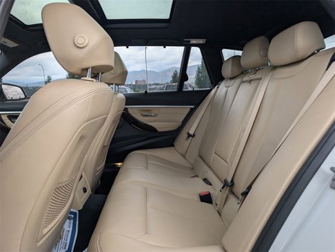 Used 2017 BMW 330i xDrive Wagon image 17