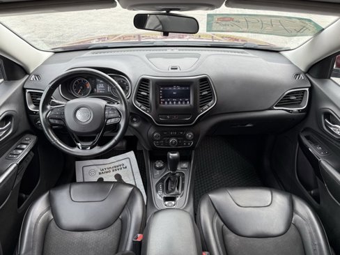 Used 2019 Jeep Cherokee Latitude Plus image 19