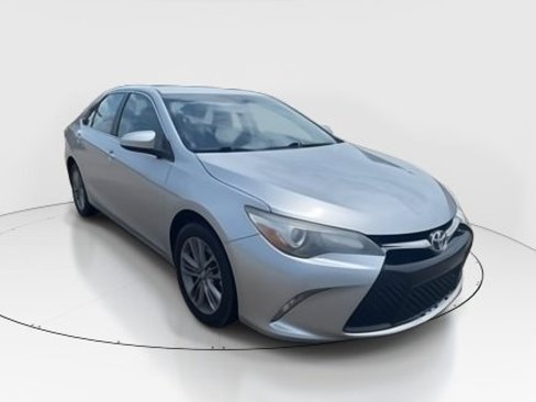 Used 2017 Toyota Camry SE image 1