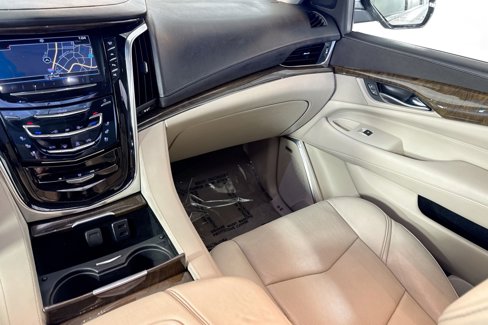 Used 2018 Cadillac Escalade ESV Premium Luxury image 22