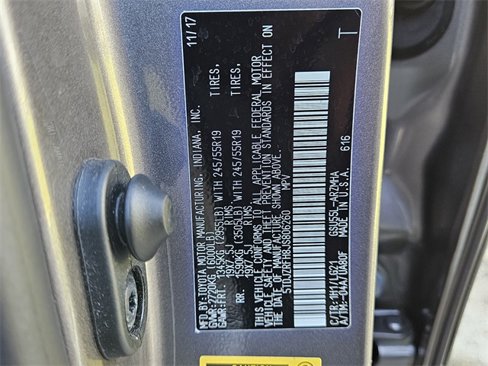 Used 2018 Toyota Highlander SE image 23