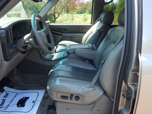 Used 2002 GMC Yukon Denali image 12