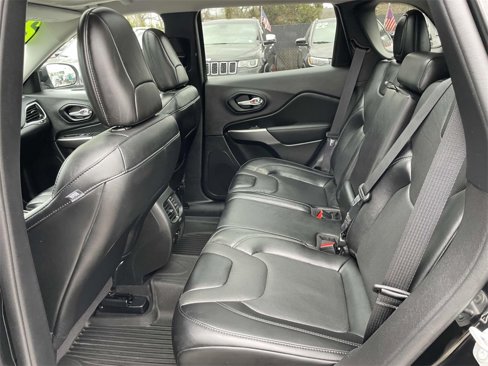 Used 2022 Jeep Cherokee Limited image 11