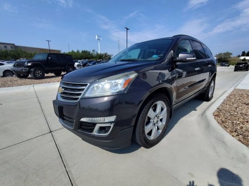 Used 2016 Chevrolet Traverse LT w/ Style and Technology Package image 2