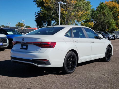 New 2025 Volkswagen Jetta SE image 3