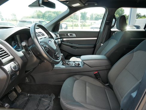 Used 2018 Ford Explorer XLT w/ Safe & Smart Package image 6