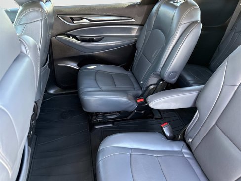 Used 2018 Buick Enclave Premium image 13