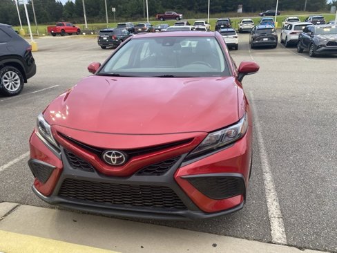 Used 2024 Toyota Camry SE image 10