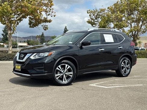 Used 2020 Nissan Rogue SV w/ Premium Package image 2