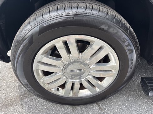 Used 2013 Lincoln Navigator 4WD image 19