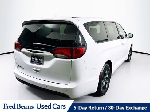 Used 2020 Chrysler Pacifica Touring w/ S Appearance Package image 8