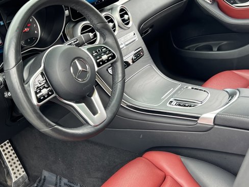 Used 2021 Mercedes-Benz GLC 300 4MATIC w/ AMG Line image 34