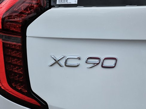 New 2025 Volvo XC90 B6 Core w/ Protection Package image 7
