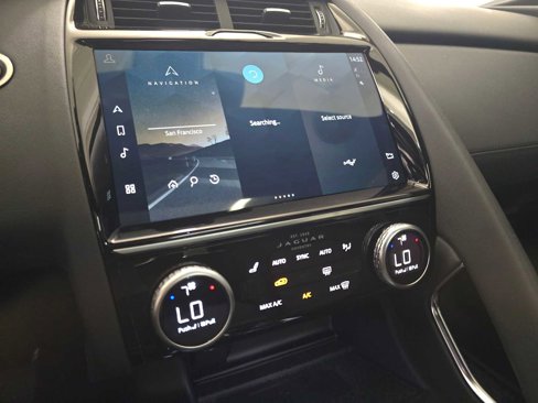 Used 2023 Jaguar E-PACE SE image 27