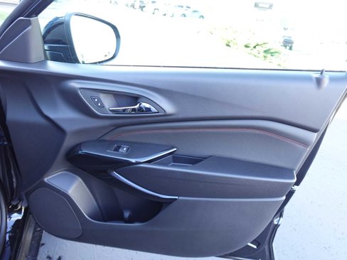 New 2025 Chevrolet Trax RS w/ Sunroof Package image 27