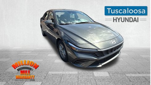 Used 2024 Hyundai Elantra SE image 1
