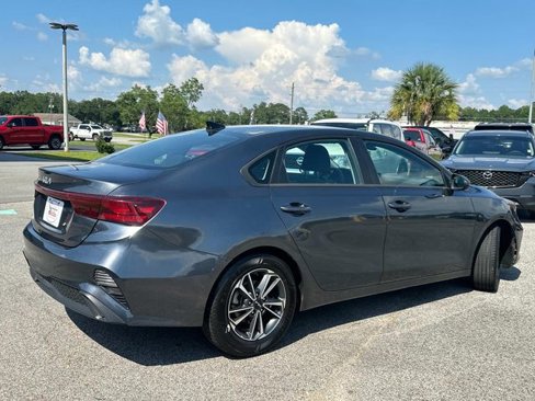 Used 2023 Kia Forte LXS image 6
